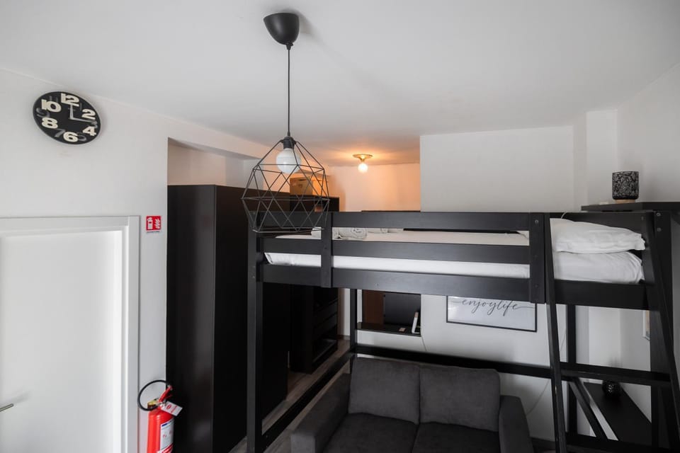 bunk bed