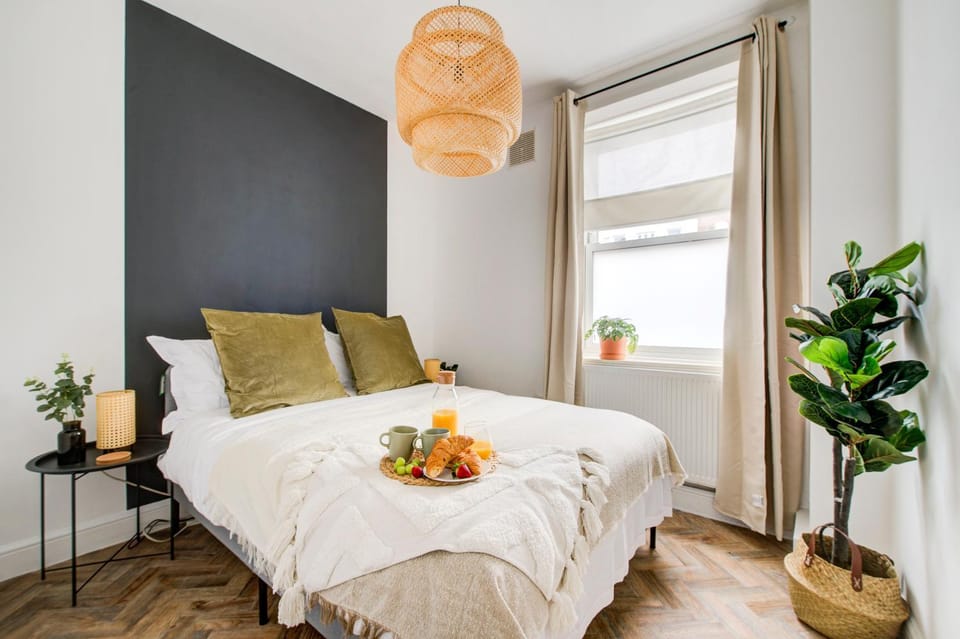 Shoreditch Vibrant 2 bedroom Apartment in London Borough of Hackney