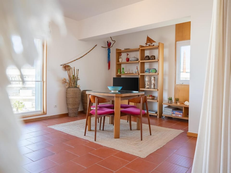 TV and multimedia, Living room, Dining area