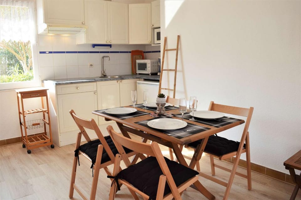 Appart 2 pièces 4 couchages PORT LEUCATE NATURISME PL010-0843 Apartment in Leucate