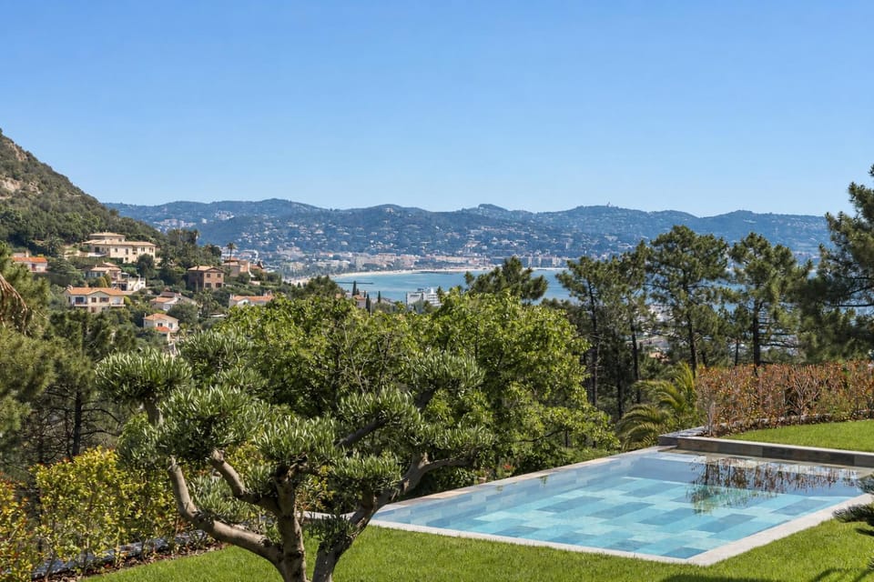 Mountain view, Pool view, Sea view, Swimming pool
