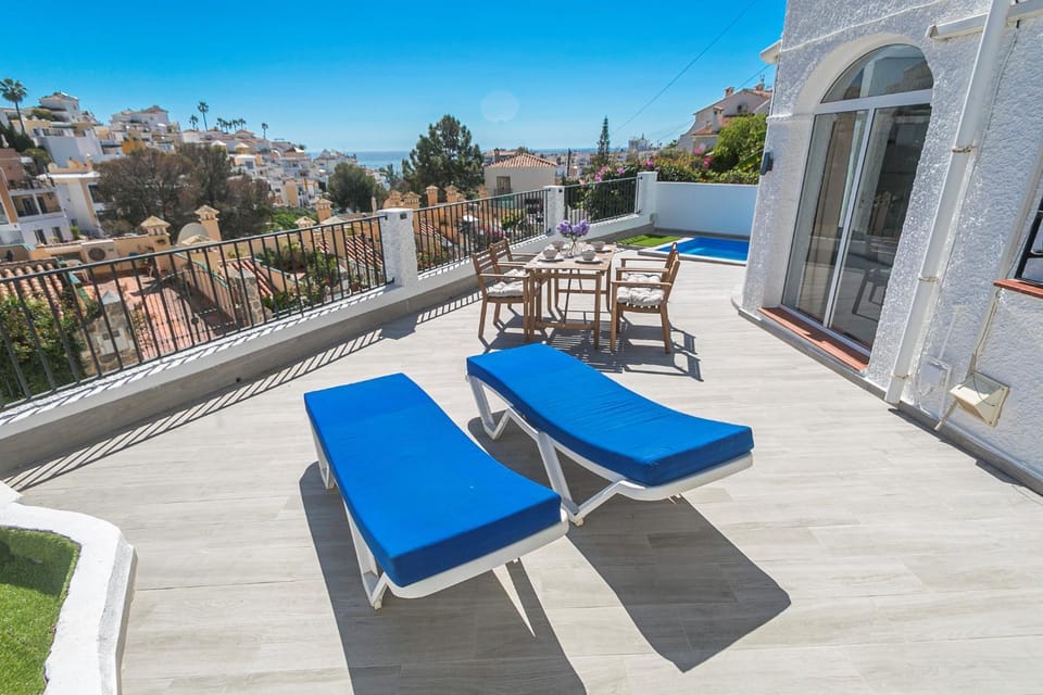 CASA ZOE BURRIANA Apartment in Nerja