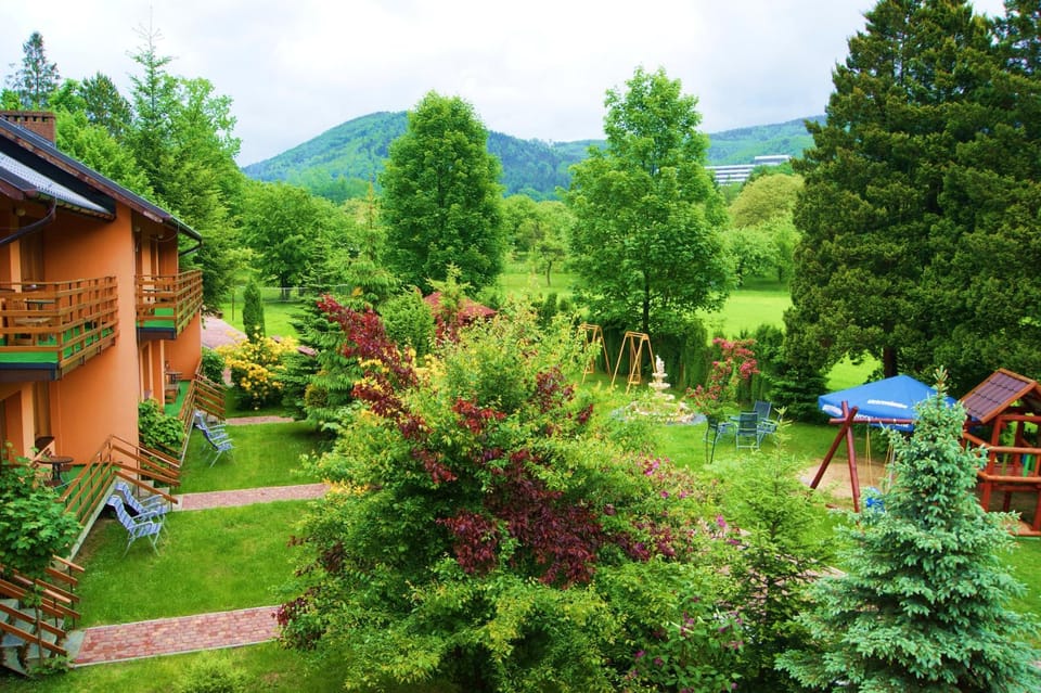 Property building, Spring, Day, Natural landscape, Garden, Garden view, Mountain view