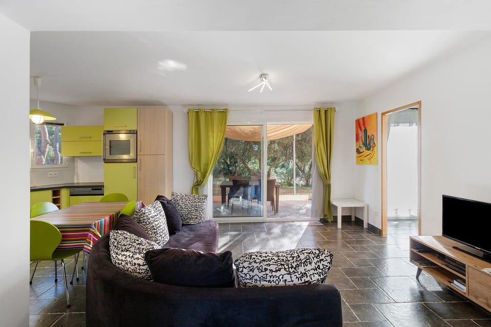 Property building, Living room