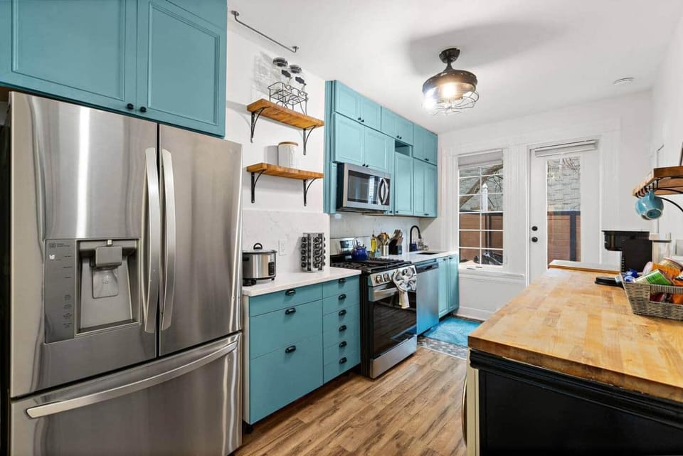 Urban Oasis • 3BR Duplex w/ Patio• Easy NYC Access Apartment in Jersey City
