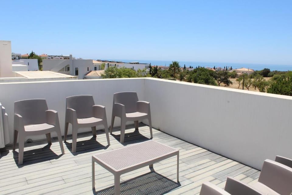 Quinta dos Crastos Pool House Bed and Breakfast in Porches