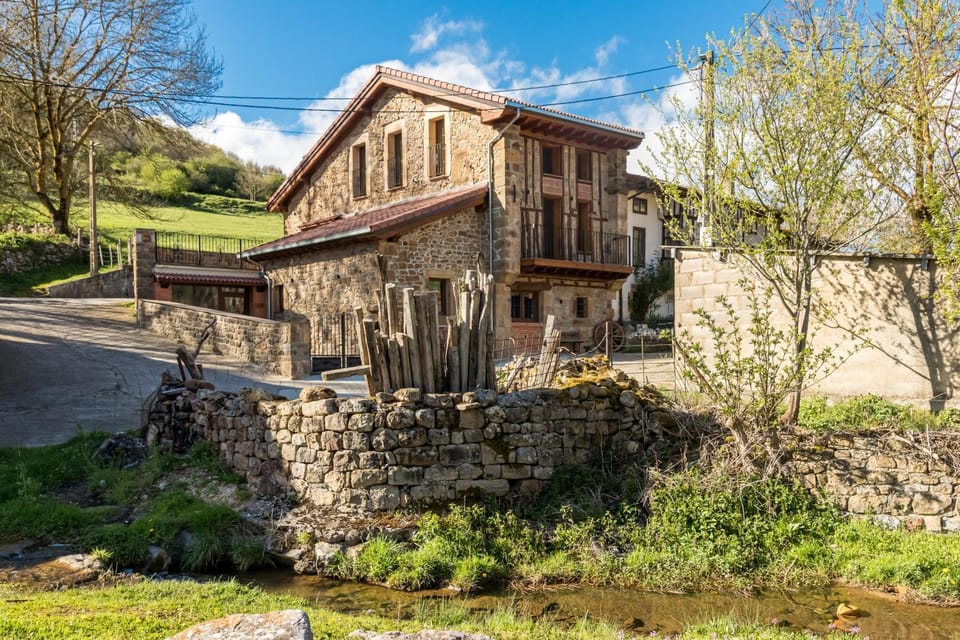 Las Casucas De Somavia Country House in Cantabria