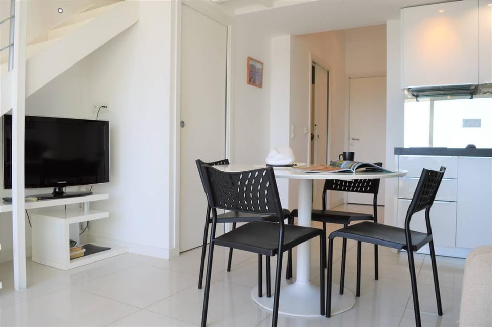 TV and multimedia, Dining area