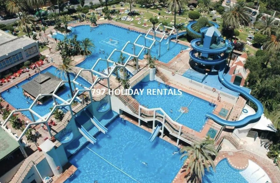 797 HOLIDAY RENTALS - Piso para 4 en Benalbeach con vistas al mar Apartment in Benalmadena