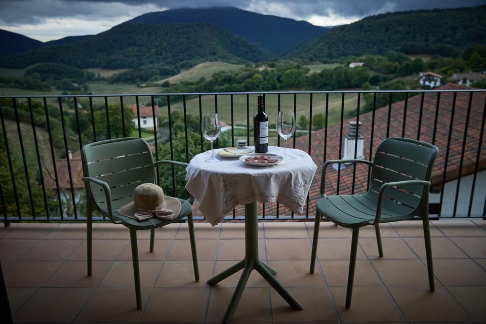Balcony/Terrace, Mountain view