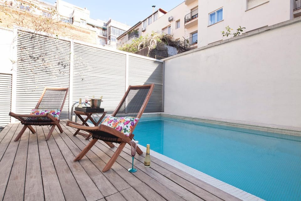 Swimming pool, Swimming pool
