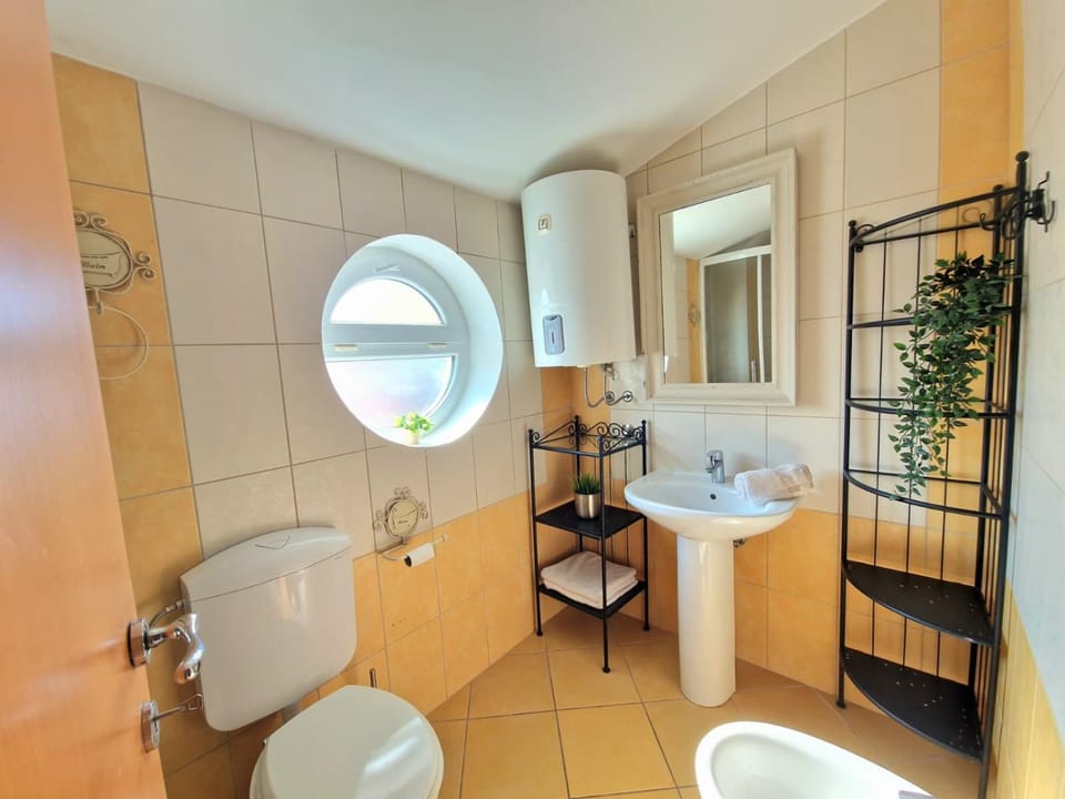 APARTMENT LARA Baška Apartment in Lika-Senj County