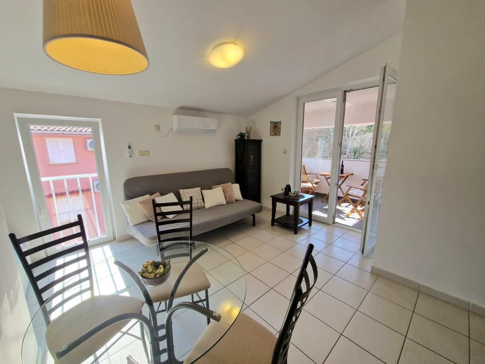APARTMENT LARA Baška Apartment in Lika-Senj County