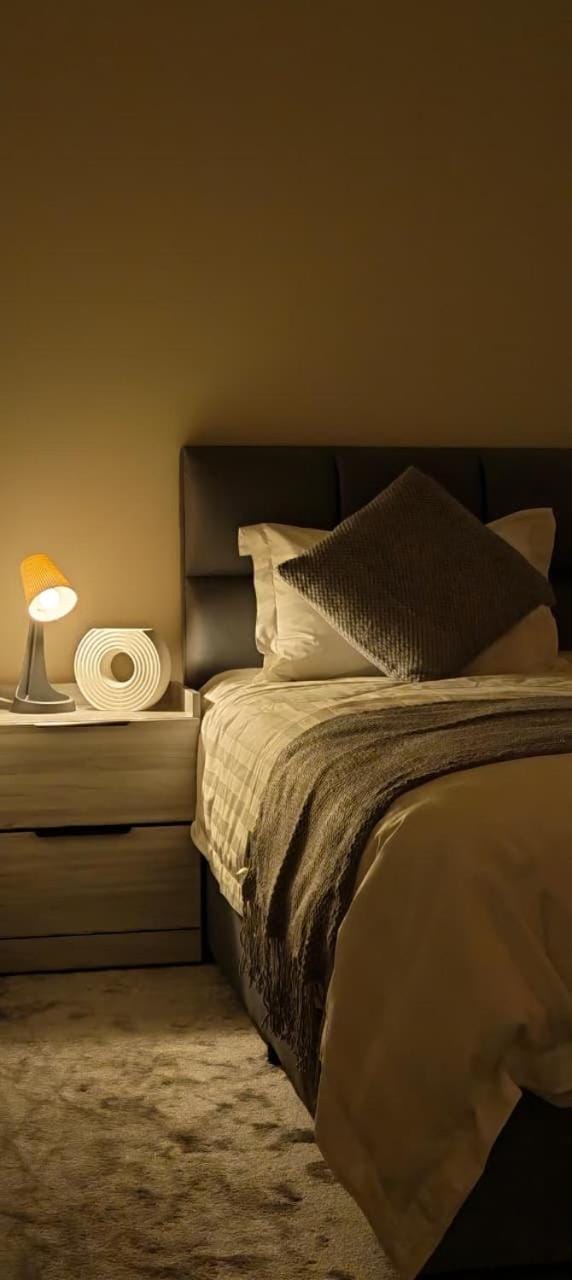 شقة في قلب الخبر بإطلالة مميزة 3 غرف نوم Apartment in Al Khobar