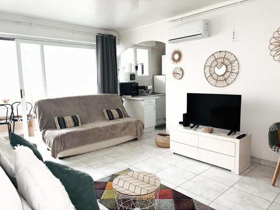 Grand Studio 37 m2 - Clim - Port & Mer 200m Apartment in Fréjus