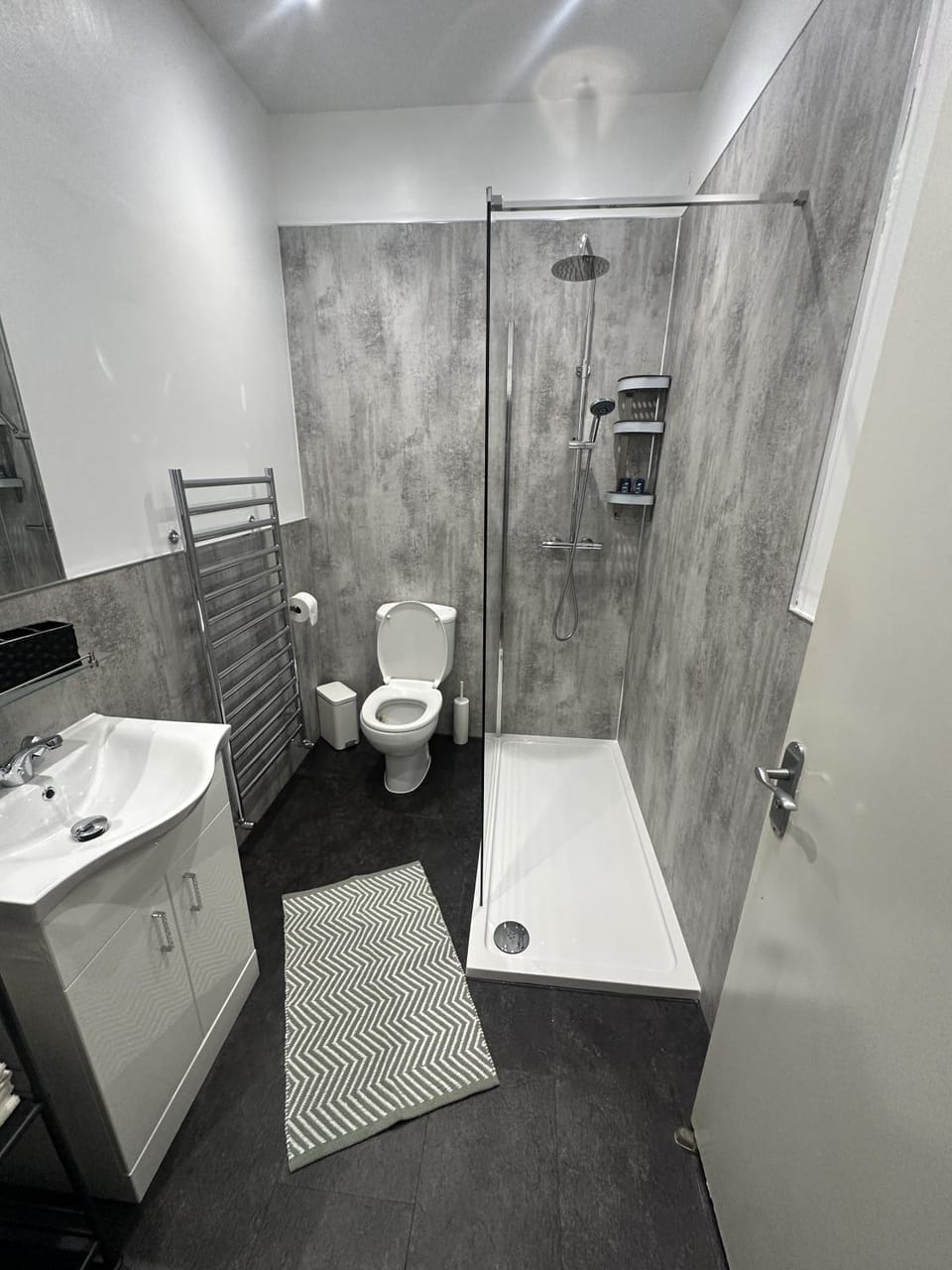 Shower, Bathroom, towels