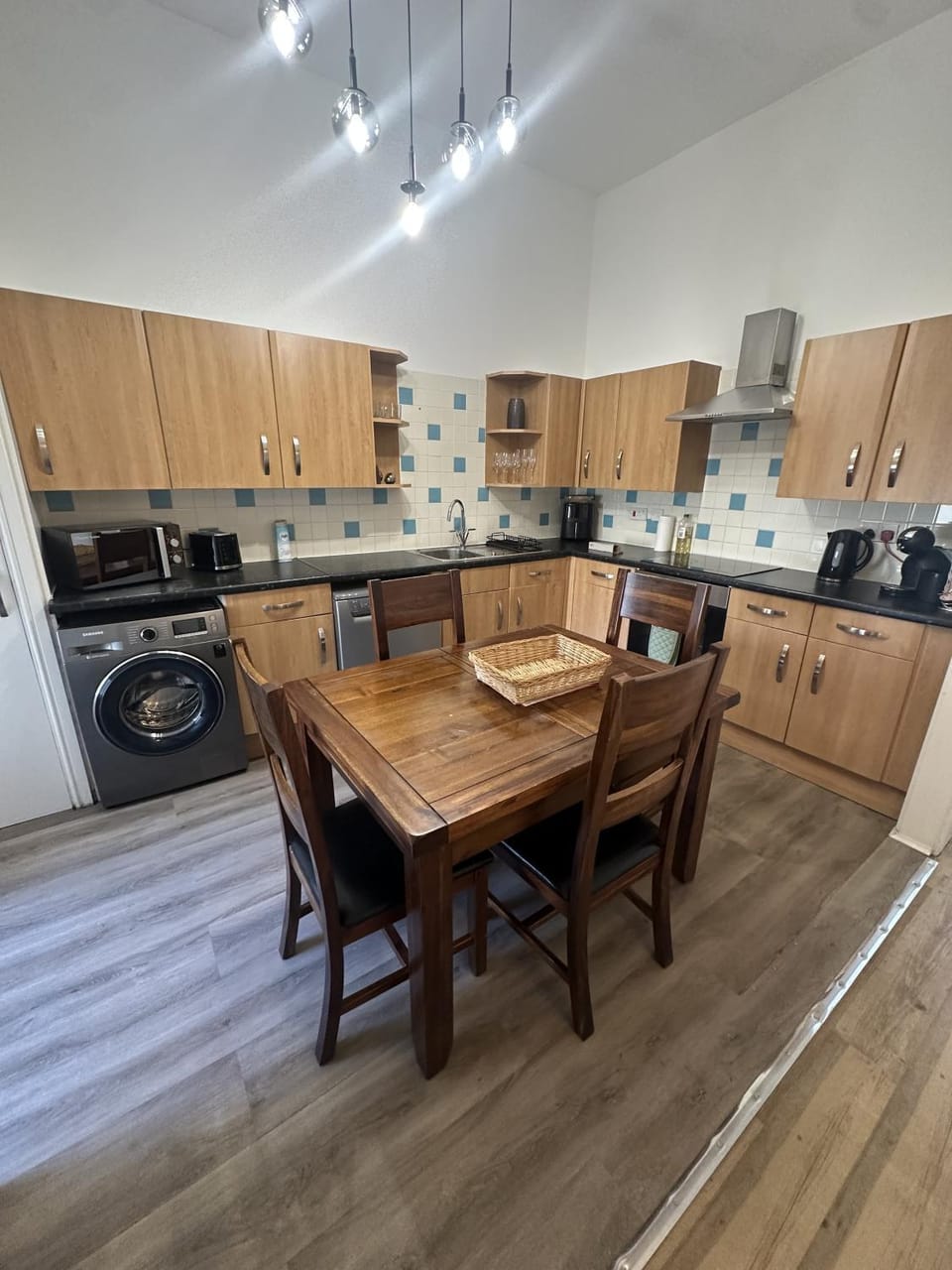 Kitchen or kitchenette, Dining area, washing machine