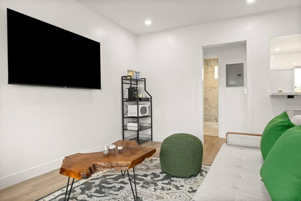 Spacious Apt w/1BR - City Center Apartment in Pasadena