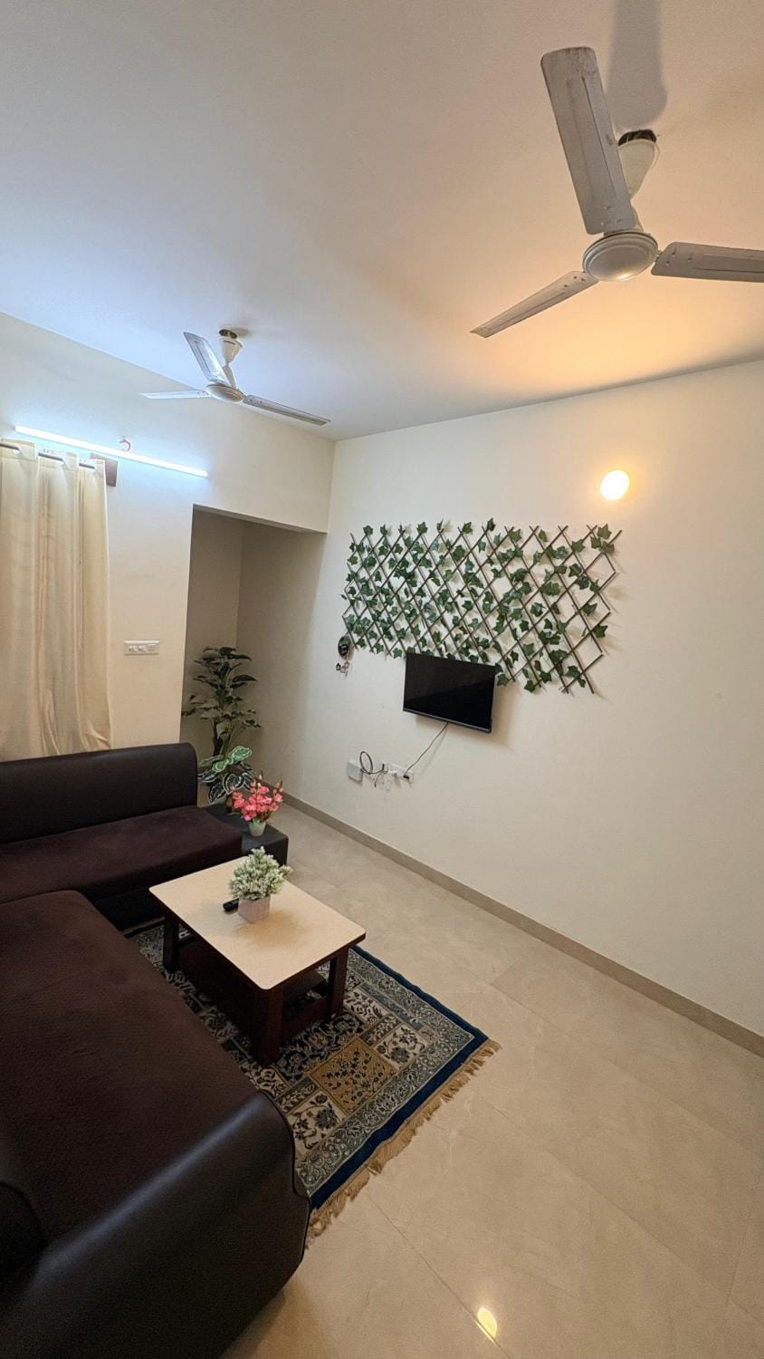 TV and multimedia, Living room, Seating area, air conditioner