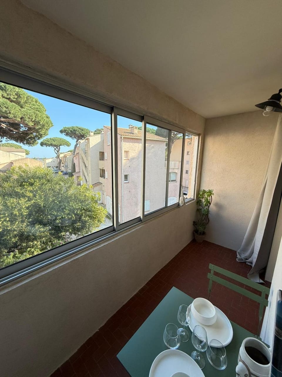 Petit cocon sur le port d'Hyères avec parking, proche des plages Apartment in Hyères