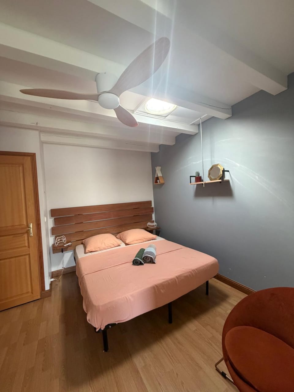 Chambre avec piscine, saison estivale Bed and Breakfast in Urrugne