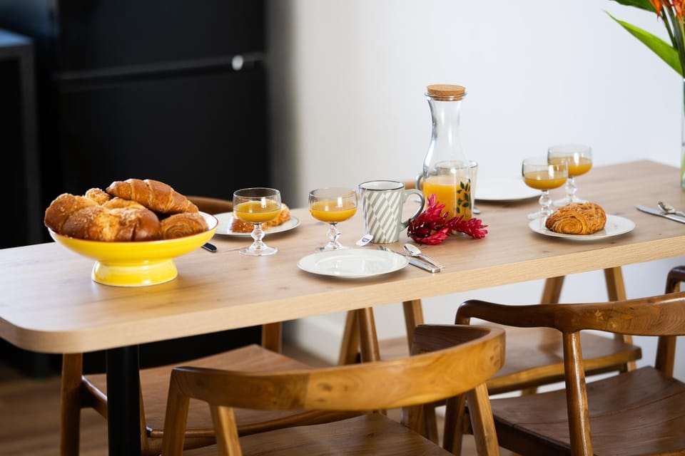 Food and drinks, Dining area, Breakfast