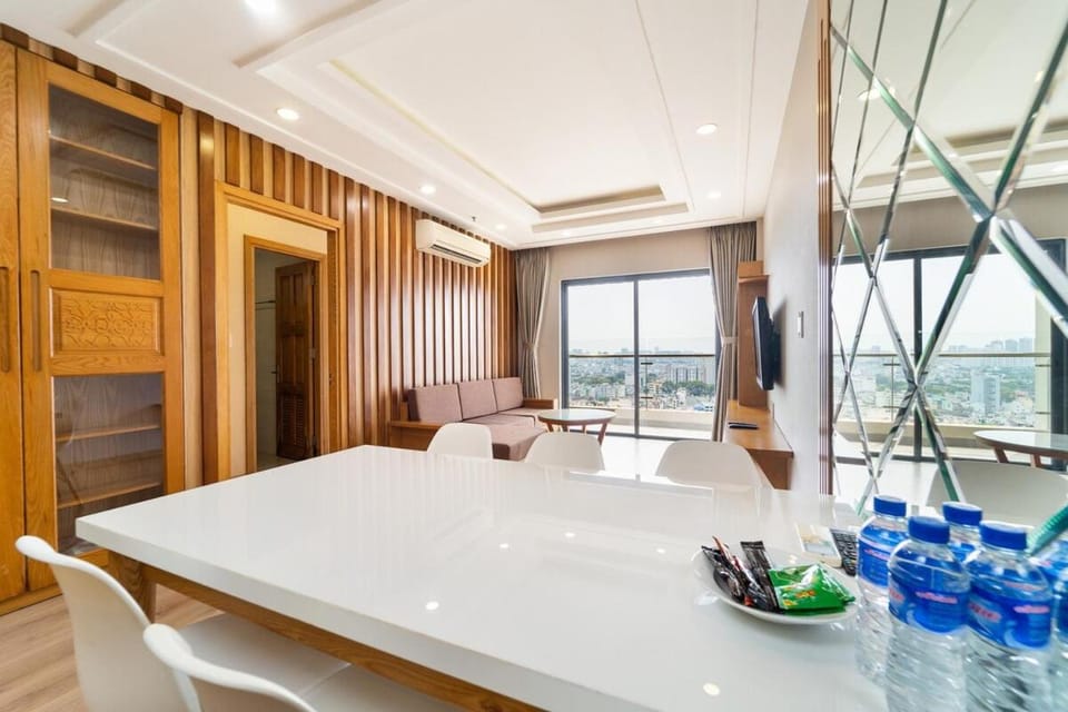 The Rixx Everich 2 beds 2 bath at Chinatown with pool and gym and Netflix Apartment in Ho Chi Minh City