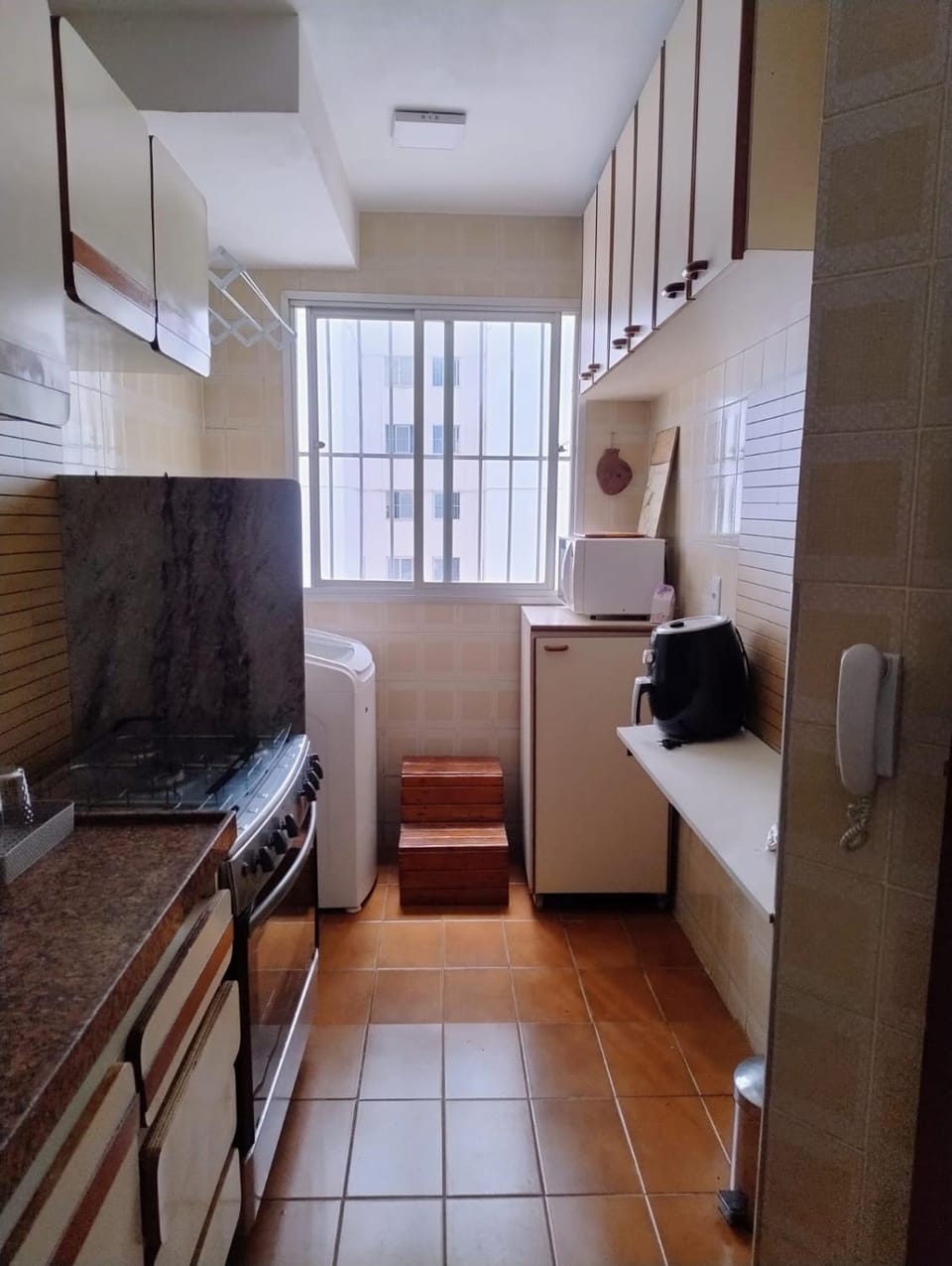 Kitchen or kitchenette, oven, stove