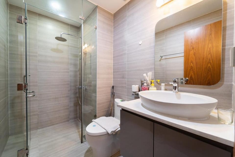 The Rixx Everich 3 bedrooms with pool Netflix gym spa Apartment in Ho Chi Minh City