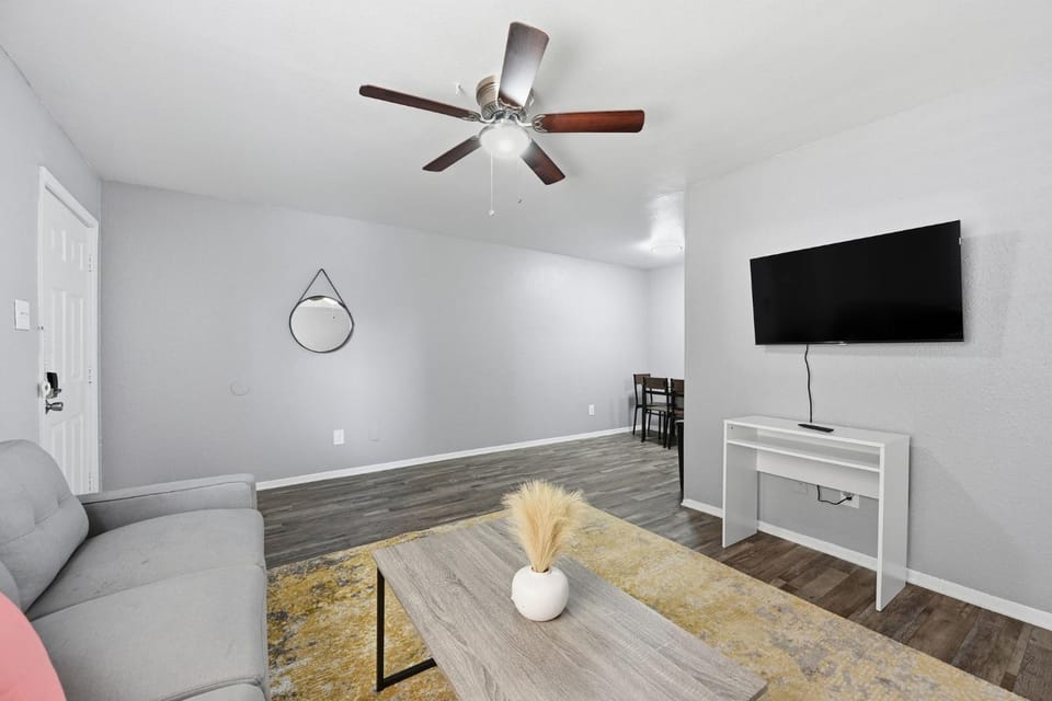 Great 1BR Mid-Term Apartment Apartment in Denton