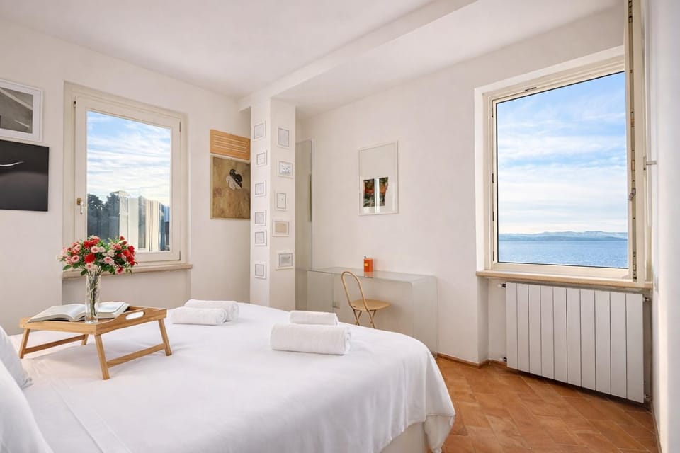 Charming 2BR Home Terrace & Great Lake View Apartment in Anguillara Sabazia
