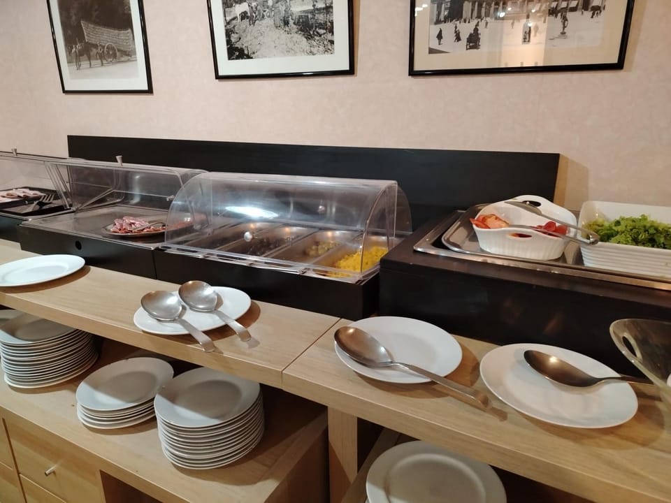 Breakfast, Buffet breakfast