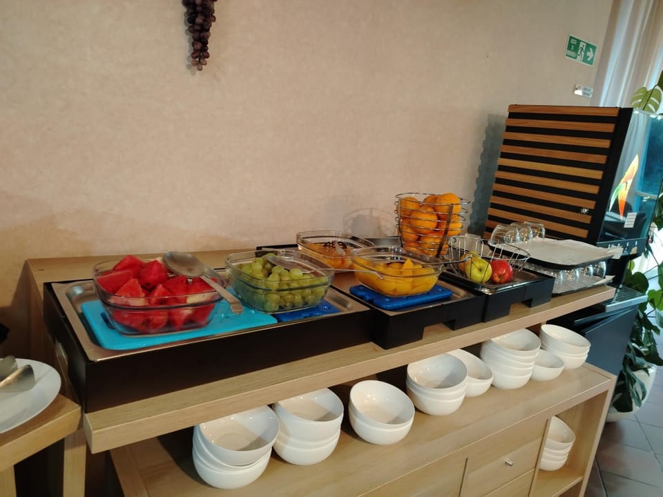 Breakfast, Continental breakfast