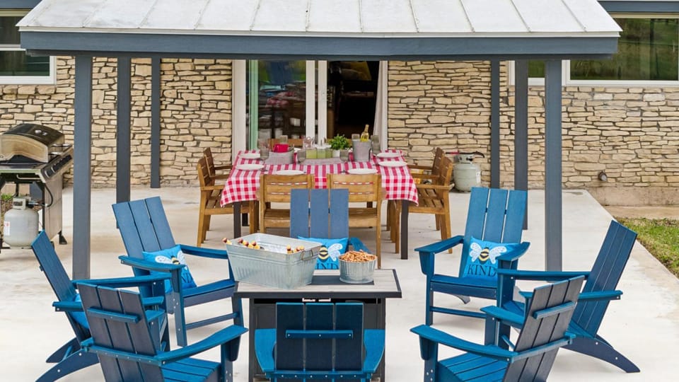 Johnson City Retreat w Fire Pit Vines and Grill House in Johnson City