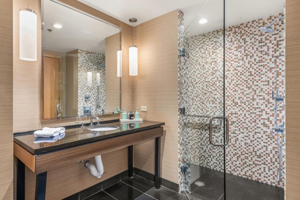 Shower, Bathroom, towels