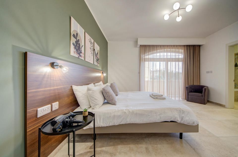 Villa Ilwien - Private Rooftop Pool - Terrace House in Malta