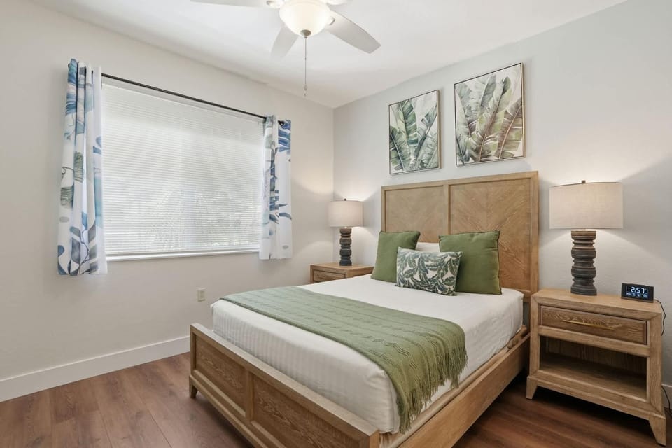 #324 - Golf Views -Second Floor - Updated House in Lely Resort