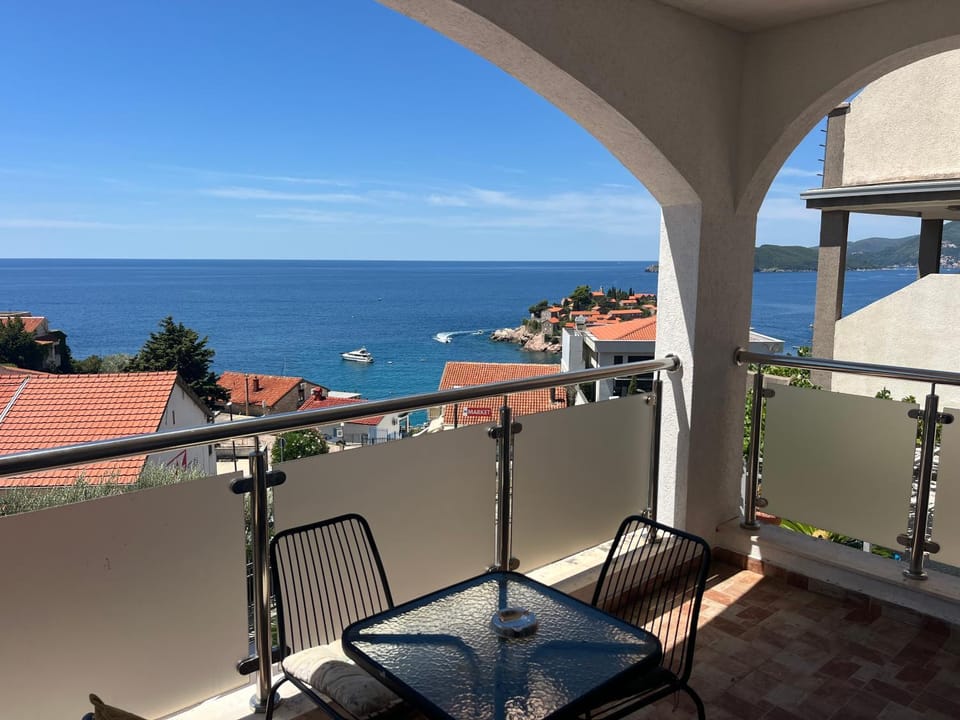 Garden view, Sea view, Quiet street view