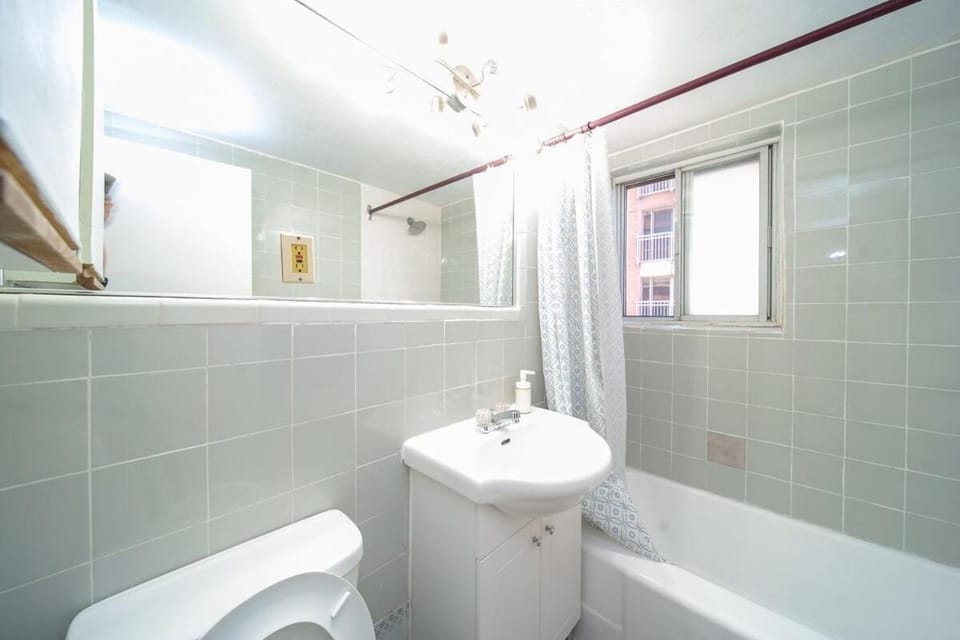 Studio in Center Downtown, Close to Bell Center Apartment in Montreal