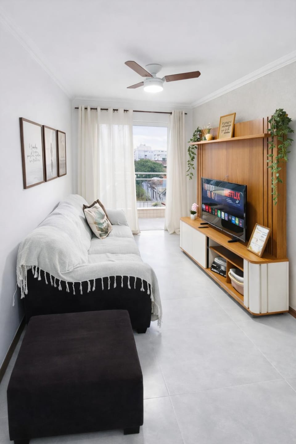 Communal lounge/ TV room, TV and multimedia, Living room, internet