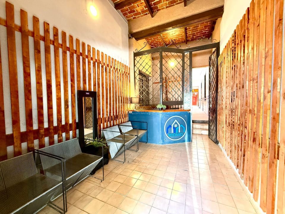 Roomies Hostel - Roma Norte Bed and Breakfast in Mexico City