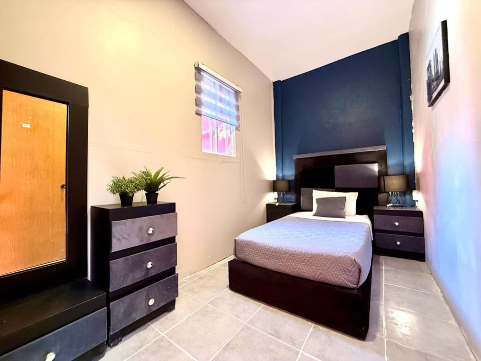Roomies Hostel - Roma Norte Bed and Breakfast in Mexico City