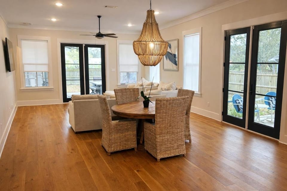 The Porches at Forest Hills - Downtown Cottage House in Ocean Springs