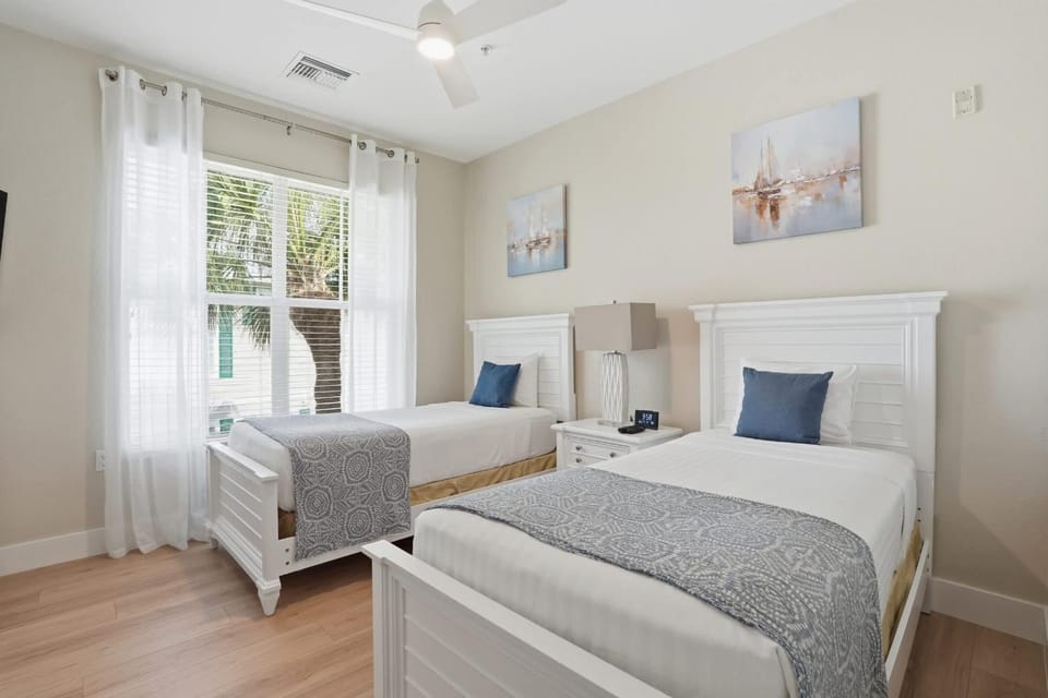 #321 - Luxury - Golf Course Views - Sleeps 6 House in Lely Resort