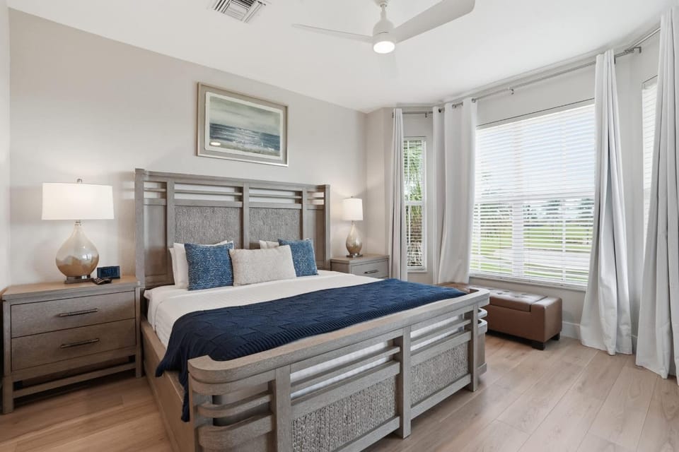 #321 - Luxury - Golf Course Views - Sleeps 6 House in Lely Resort