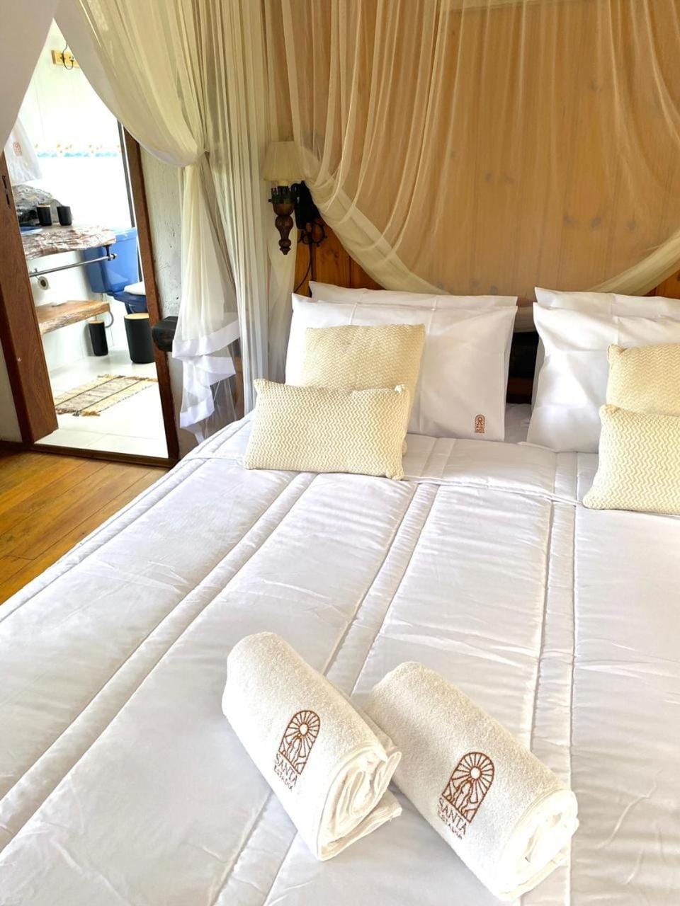 Chalé romântico no condomínio - suite com ar condicionado, churrasqueira e lagoa House in Imbituba
