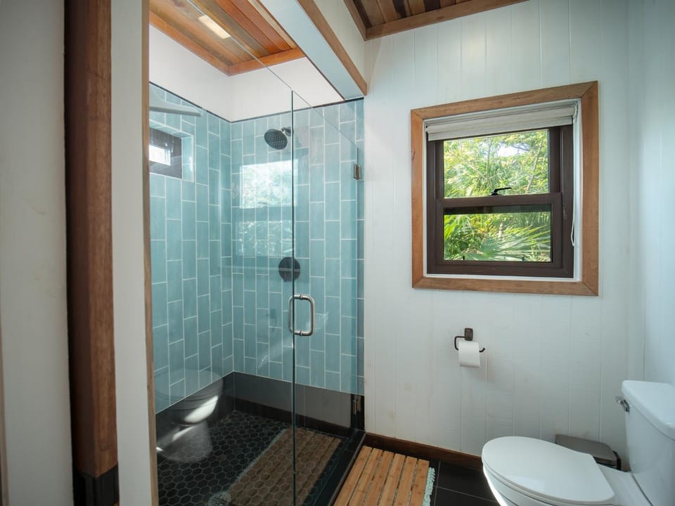 Three By The Sea by Stay Floreo House in Belize District