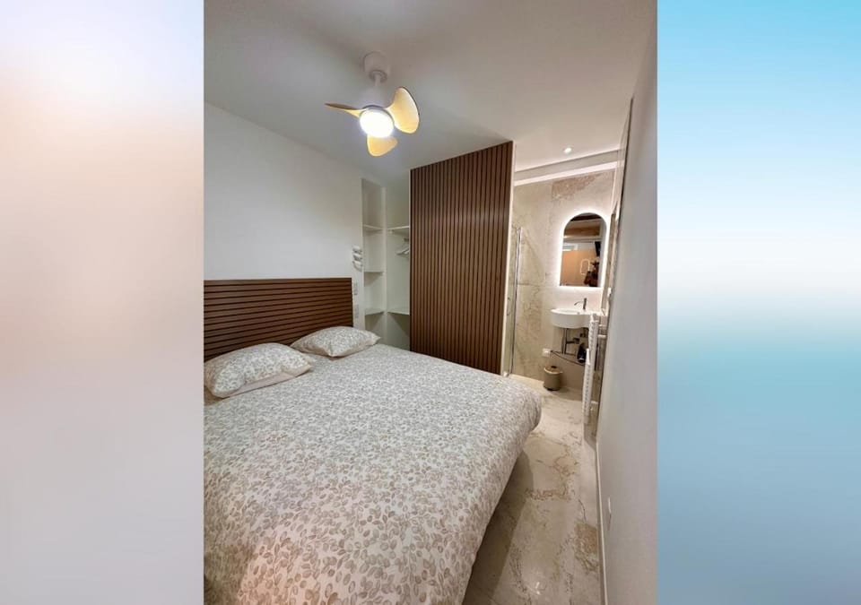 Bed, Bathroom, Bedroom