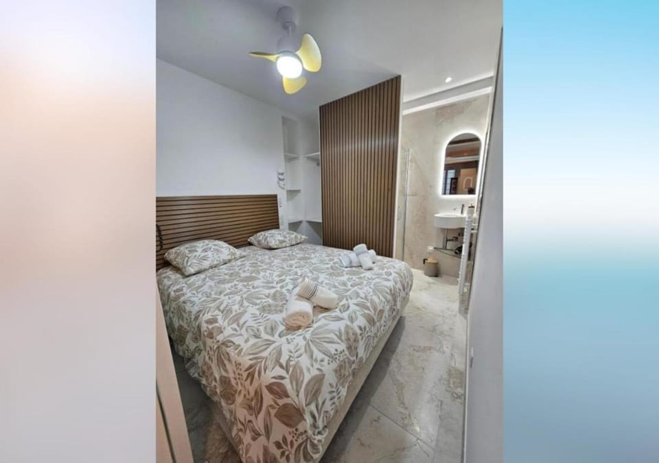 Bed, Bathroom, Bedroom