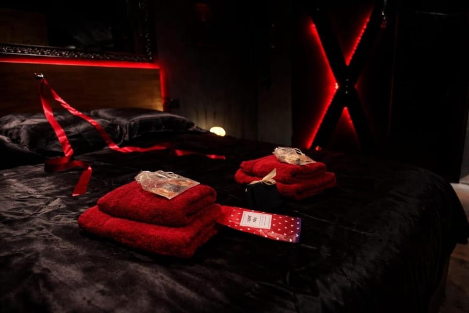 Studio La Tentation - Spa, Champagne, Lit King Size, Clim Apartment in Narbonne